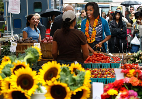 Michelle+Obama+Visits+New+Farmers+Market+Washington+zimbio-com