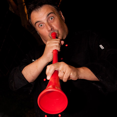 serata-sudafrica-dino-de-bellis-vuvuzela-02