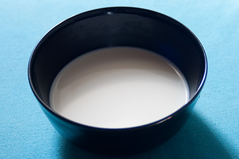 latte-blu-bianco