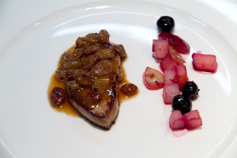villa-maiella-scaloppa-di-foie-gras-con-uva-sultanina