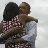 barack obama michelle abbraccio