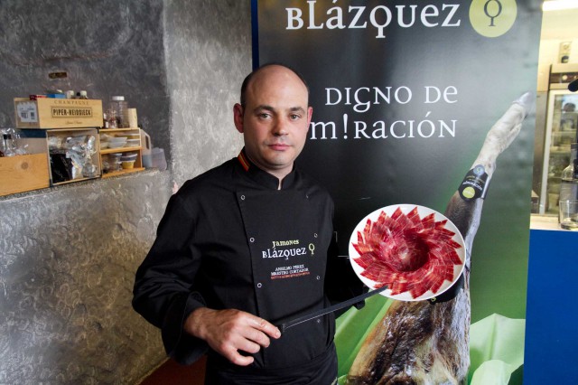 Anselmo-Perez-cortador-jamon-Blazquez