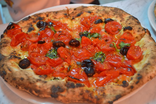 pizza pomodoro piennolo olive Pasqualino Rossi