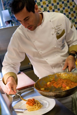 Ernesto-Iaccarino-prepara-spaghetti