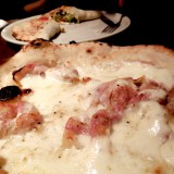 pizza-dry-pancetta-arrosto-fior-di-latte-pepe-Sarawak