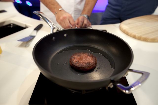 hamburger di carne artificiale preparazione 05
