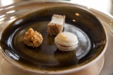 amuse bouche macaron