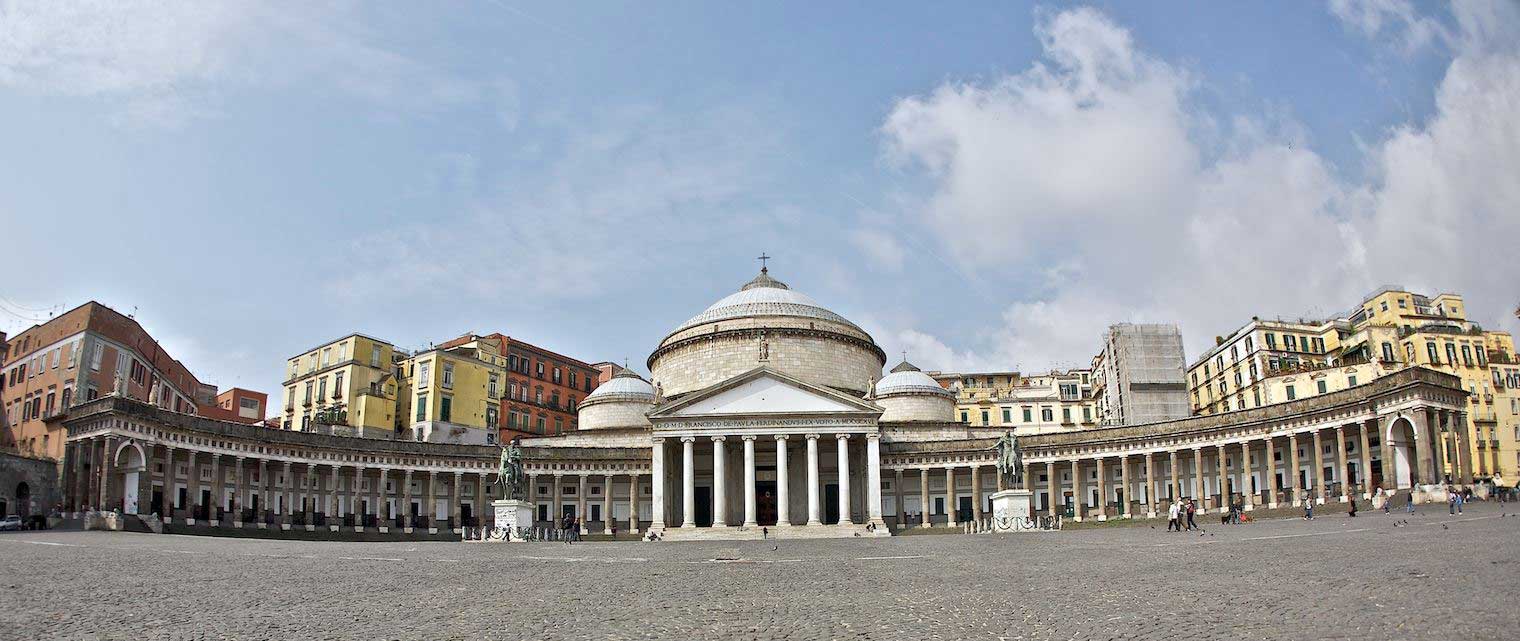 piazza Plebiscito Napoli