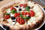 pizza sole nel piatto