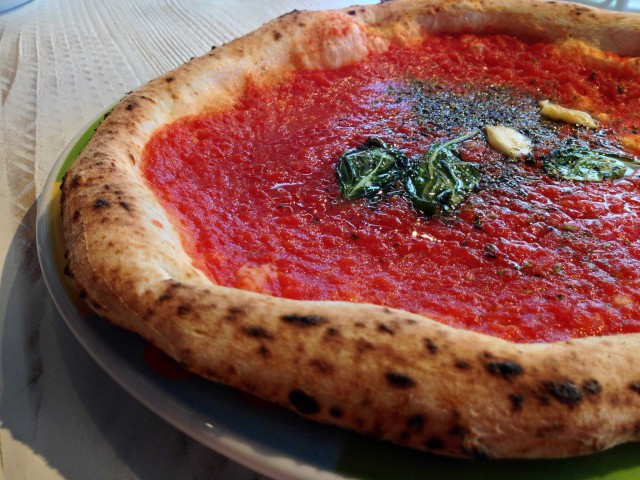 pizza Napoli Rossopomodoro
