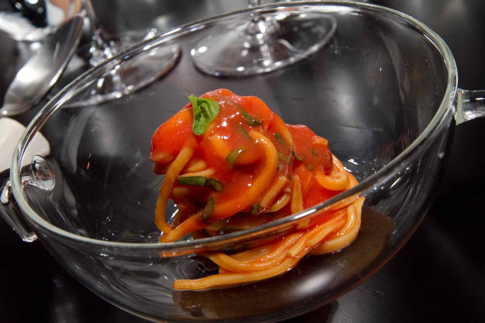spaghettini pomodoro olive
