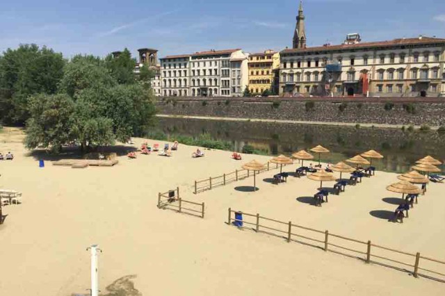 Spiaggetta sull'Arno