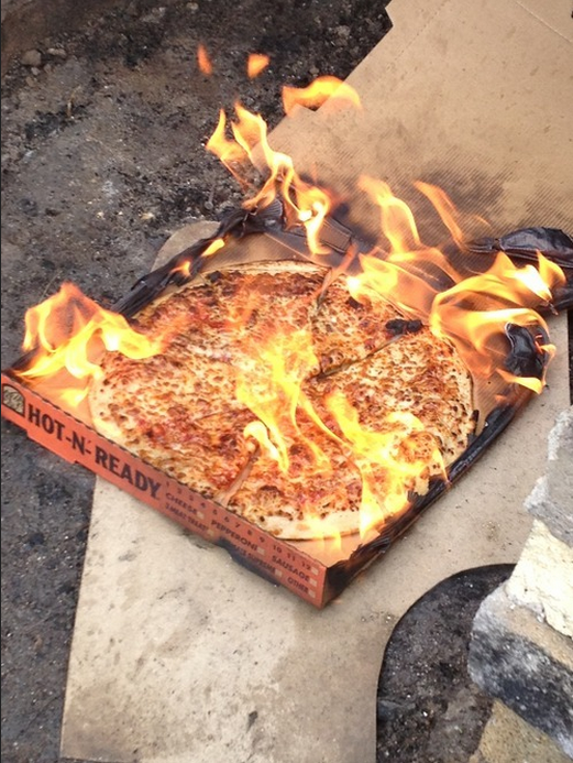 pizza bruciata