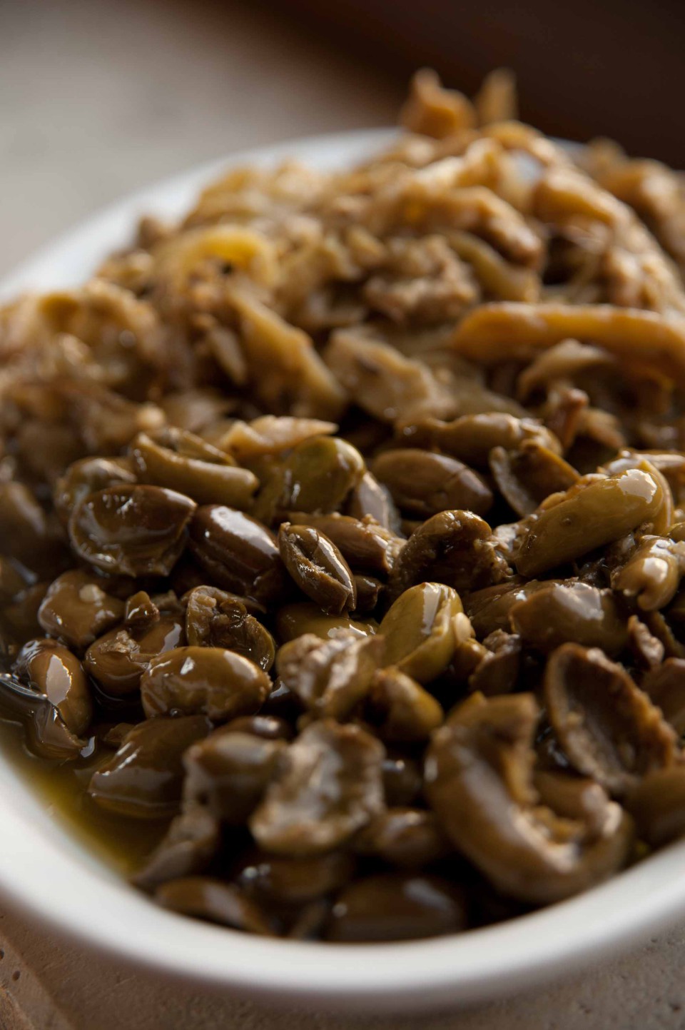 olive ammaccate nel piatto
