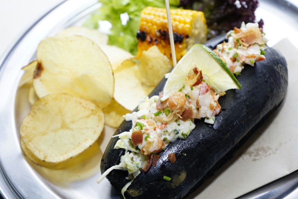 Lobster Roll nero Ham Holy Burger
