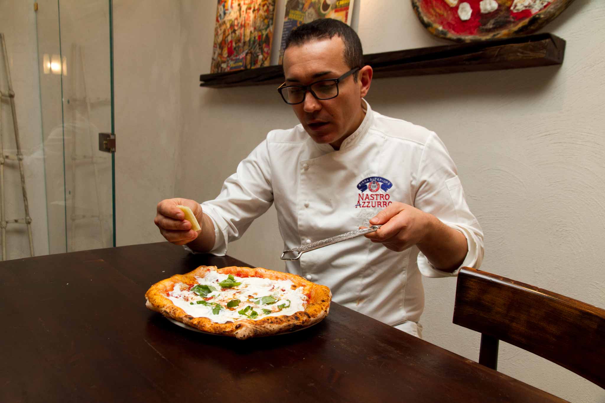 classifica pizza nel mondo: Gino Sorbillo e la pizza Quattro Latti