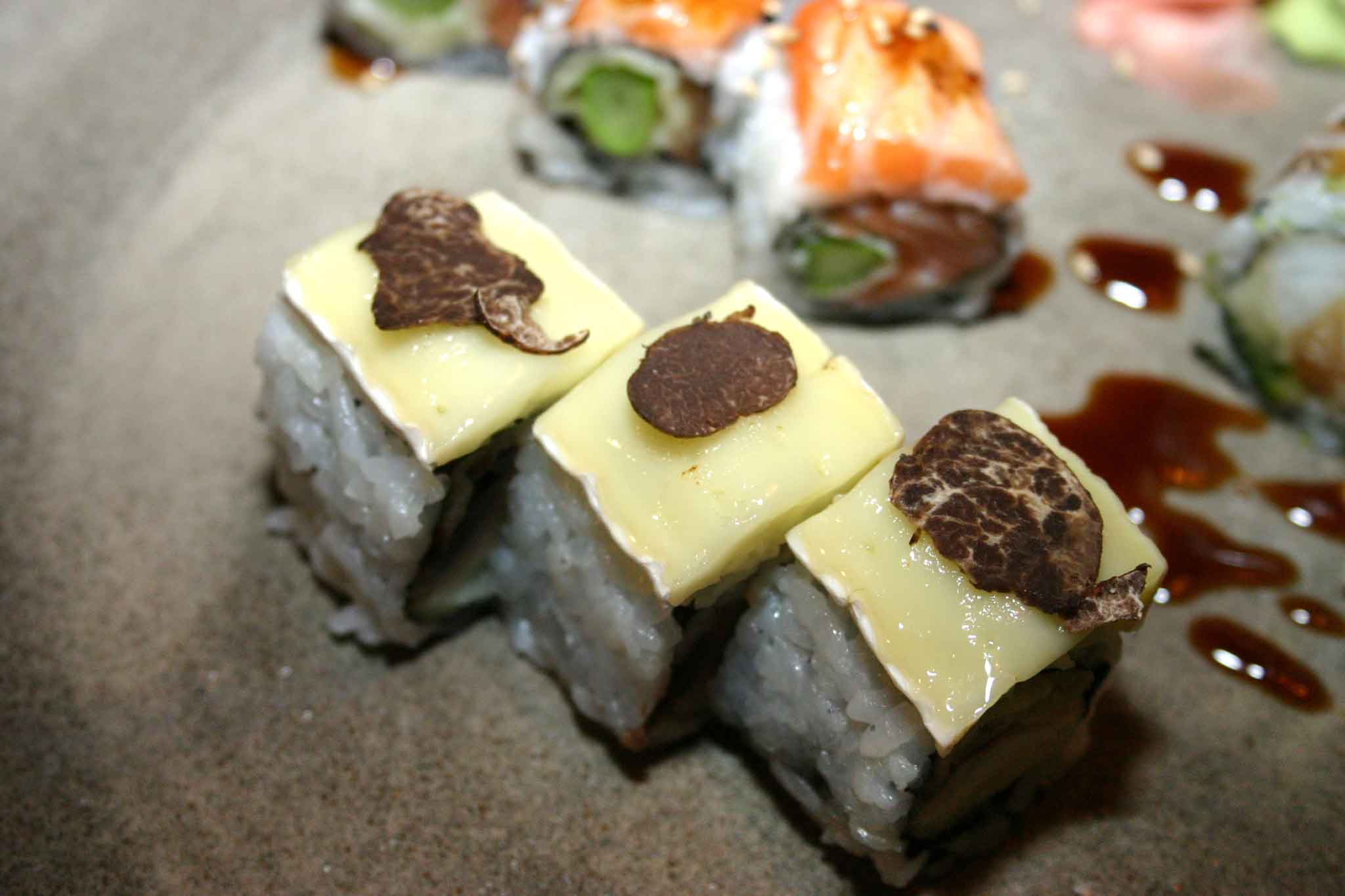 sushi funghi brie tartufo