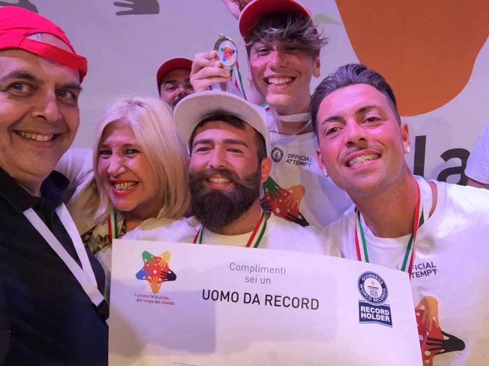 pizza più lunga del mondo record Napoli 11