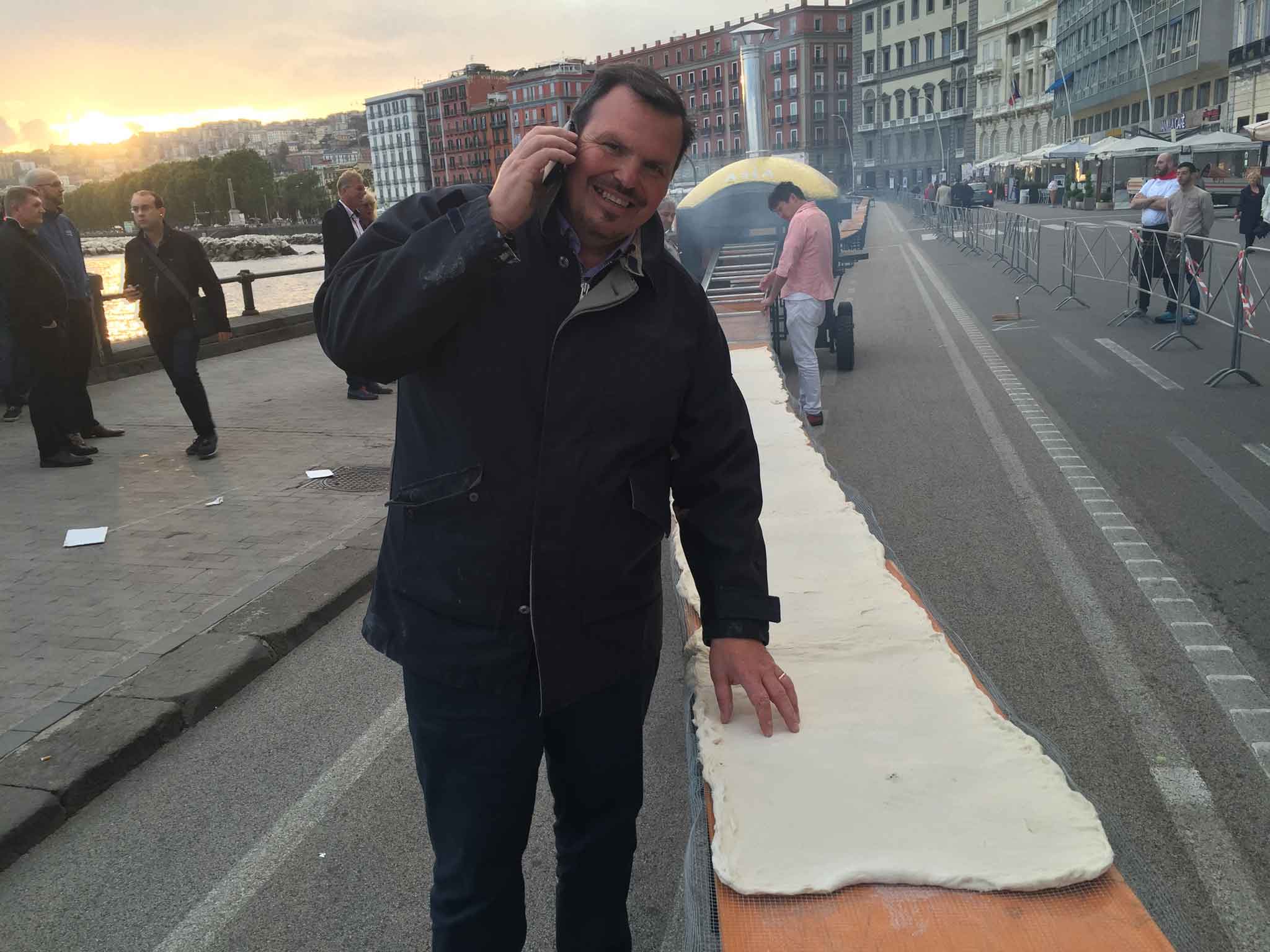 pizza più lunga del mondo record Napoli 14
