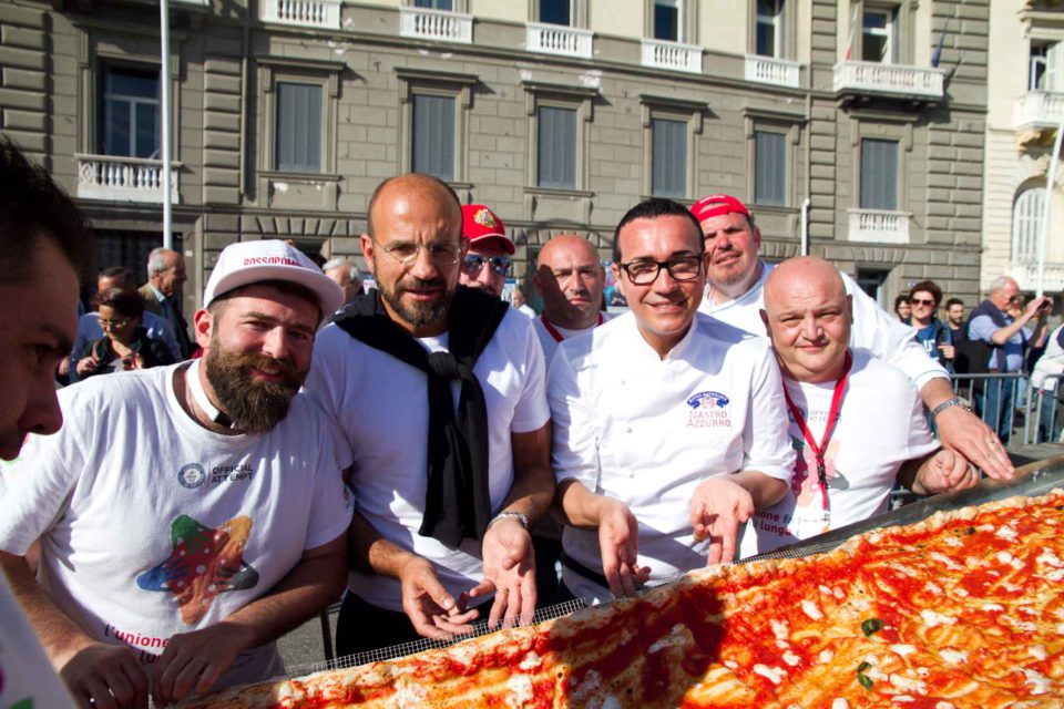 pizza più lunga del mondo record Napoli 53