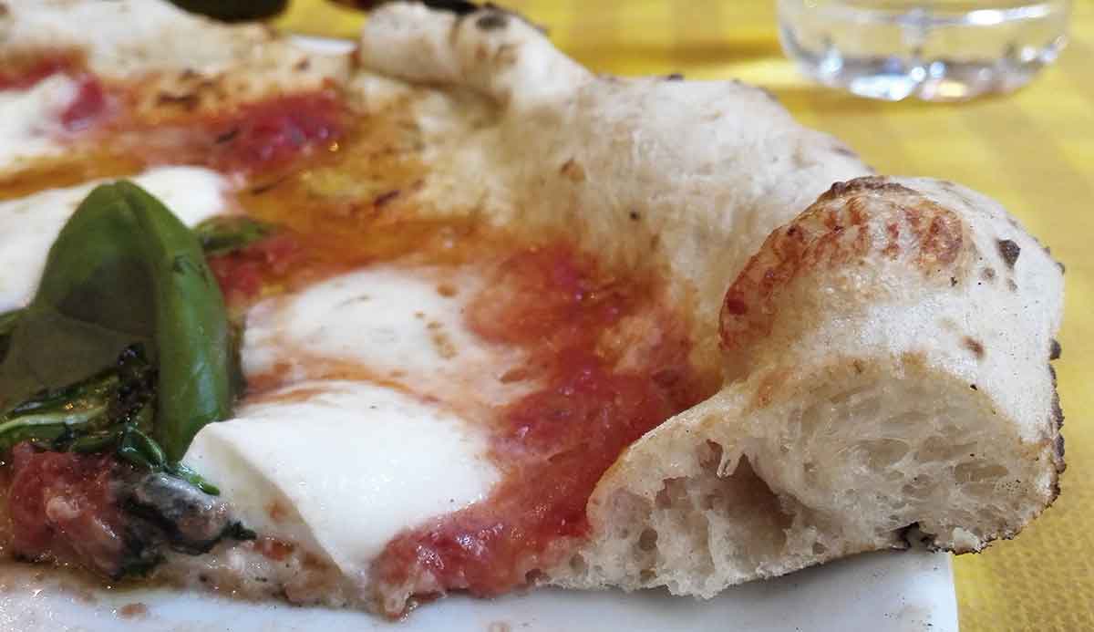 piz pizzeria Milano cornicione
