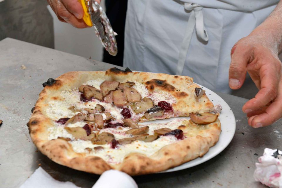 pizza cerasuola porcini ciliegie Gatta Mangiona