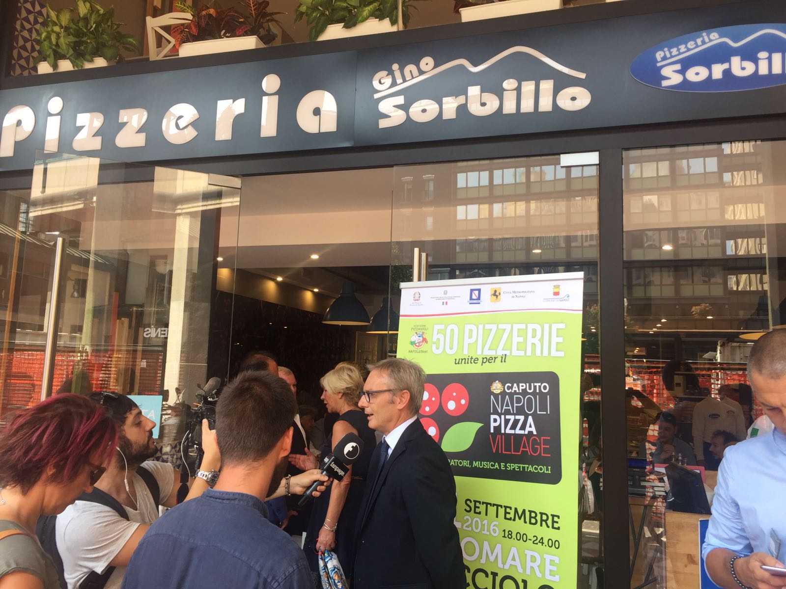Napoli Pizza Village 2016 presentazione Sorbillo Milano 1