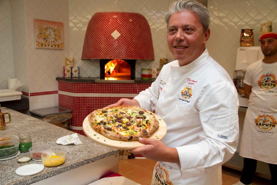 vincenzo-esposito-pizza-un-bacio-a-furore