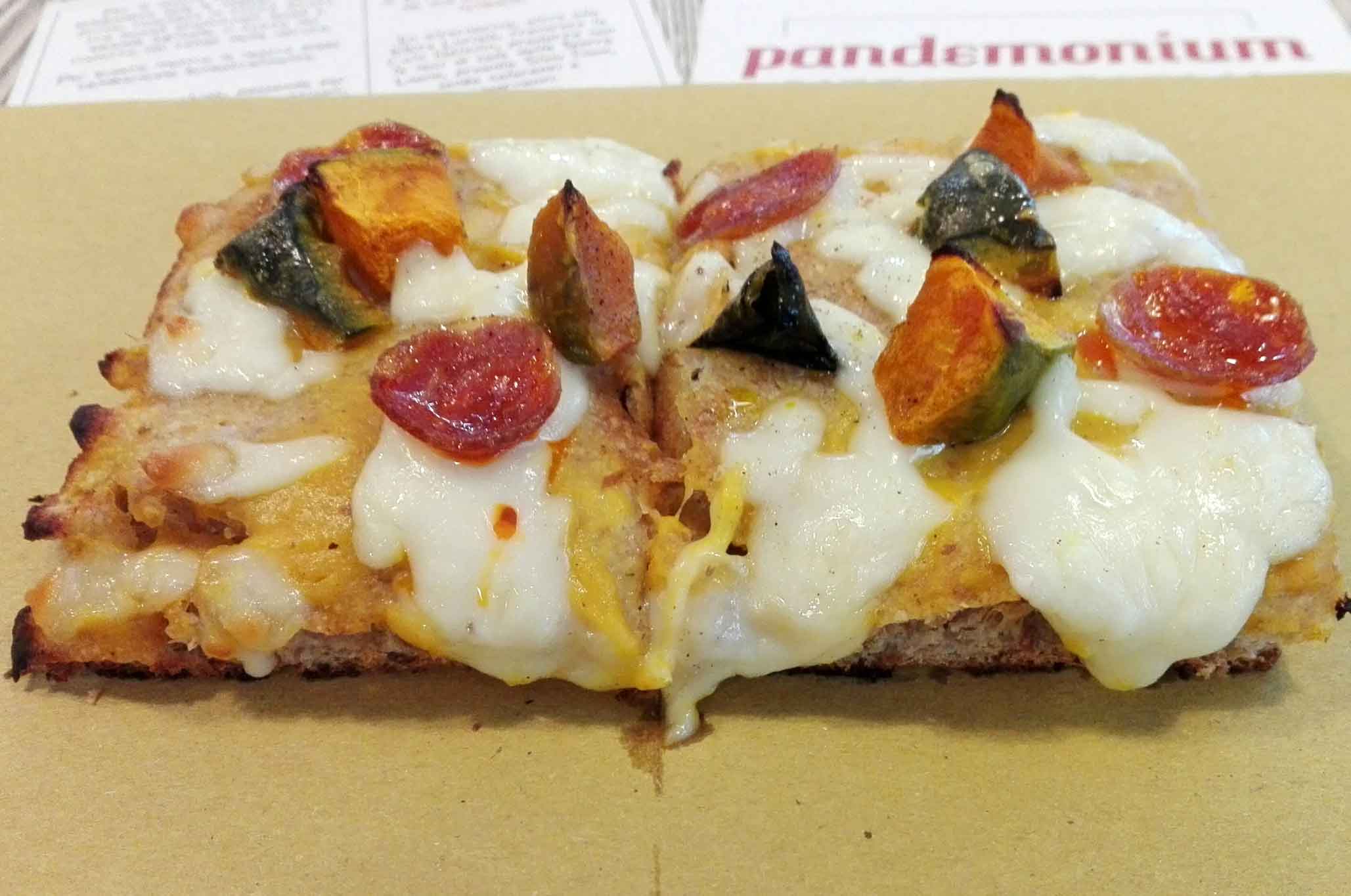 pandemonium-pizza-trancio-bufala-pomodoro