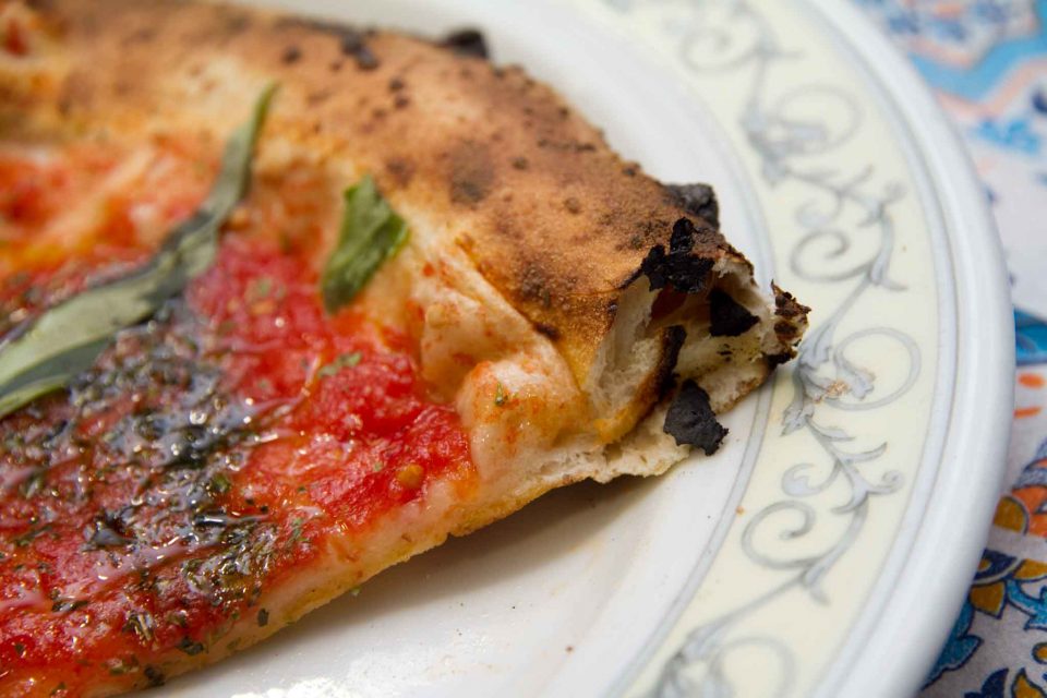 pizza-marinara-le-parule-antico-pomodoro-di-napoli-cornicione