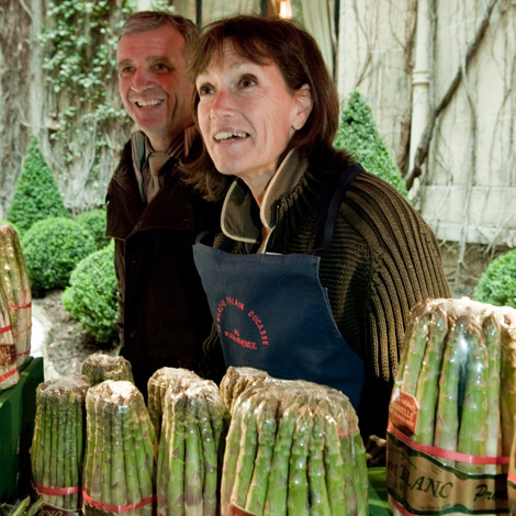 ducasse-mercato-parigi-ortaggi-asparagi-blanc-01