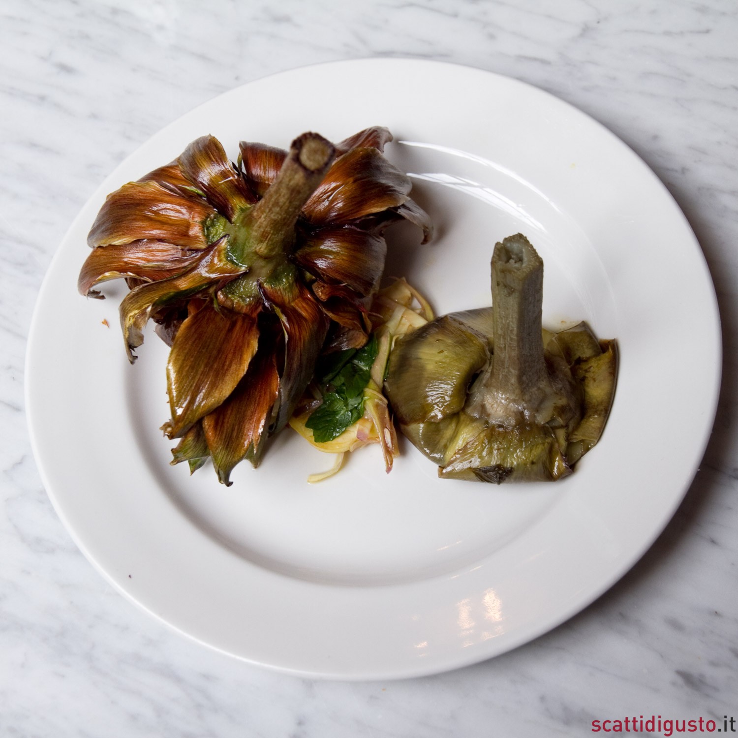 Carciofi alla romana e alla giudia: differenze e dove si mangiano ...