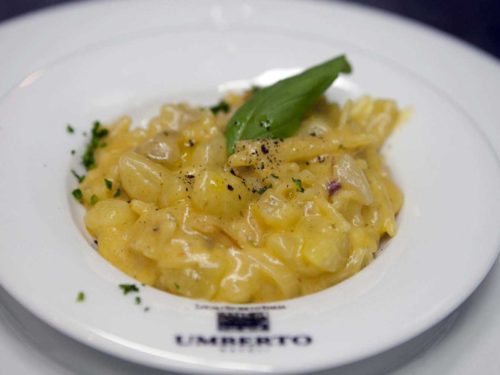 Pasta patate e provola ricetta