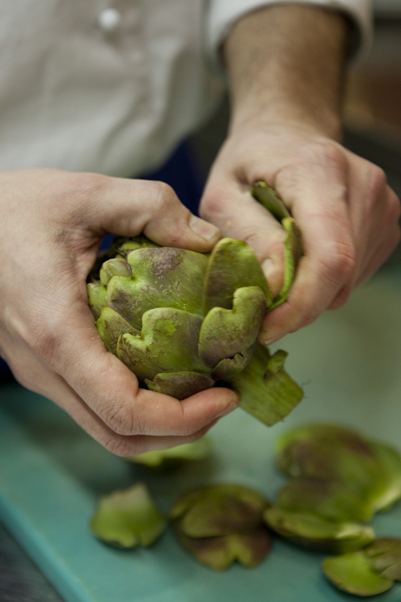 come pulire le mammarelle, cioè i carciofi grandi e tondi