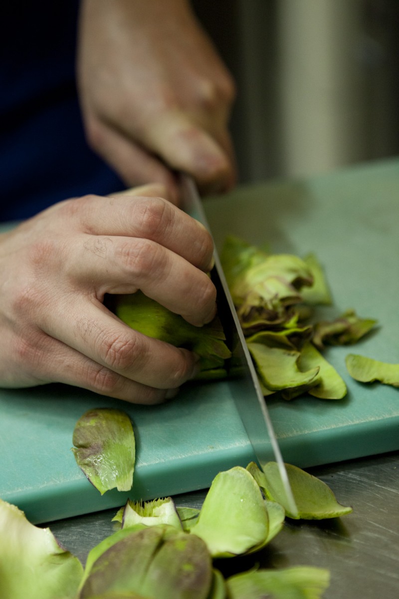 come pulire le mammarelle, cioè i carciofi grandi e tondi