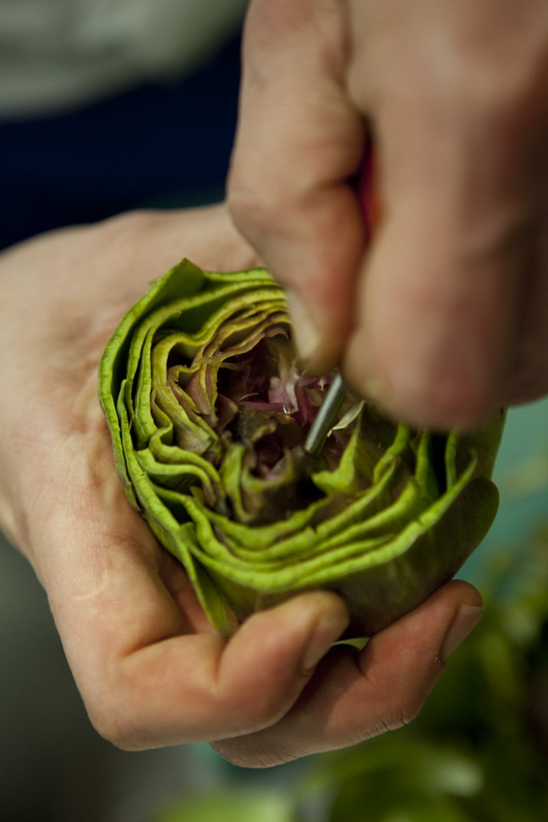 come pulire le mammarelle, cioè i carciofi grandi e tondi