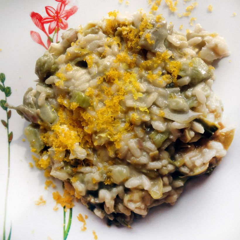 La ricetta del risotto primavera è migliore con carciofi e bottarga