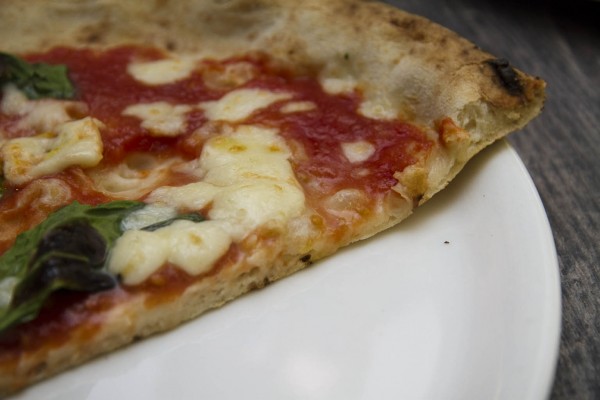 Perché la mozzarella di bufala non c’entra con la pizza margherita