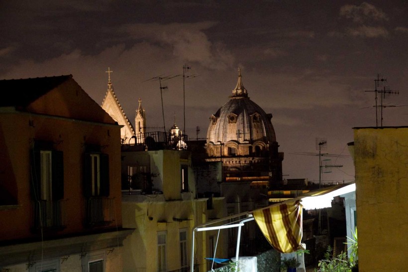 Tribunali-da-piazza-San-Gaetano-Napoli