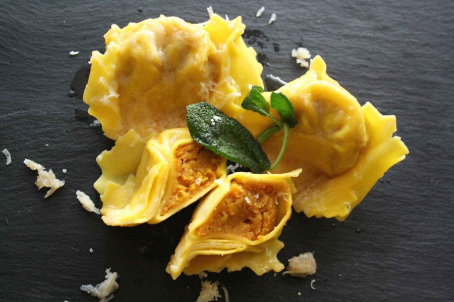 La ricetta perfetta: tortelli mantovani di zucca, mostarda e amaretti