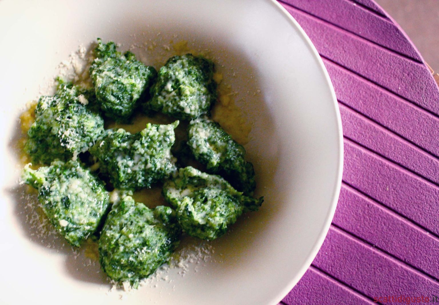 Gnocchi rustici agli spinaci. Ricetta facile facile per studenti