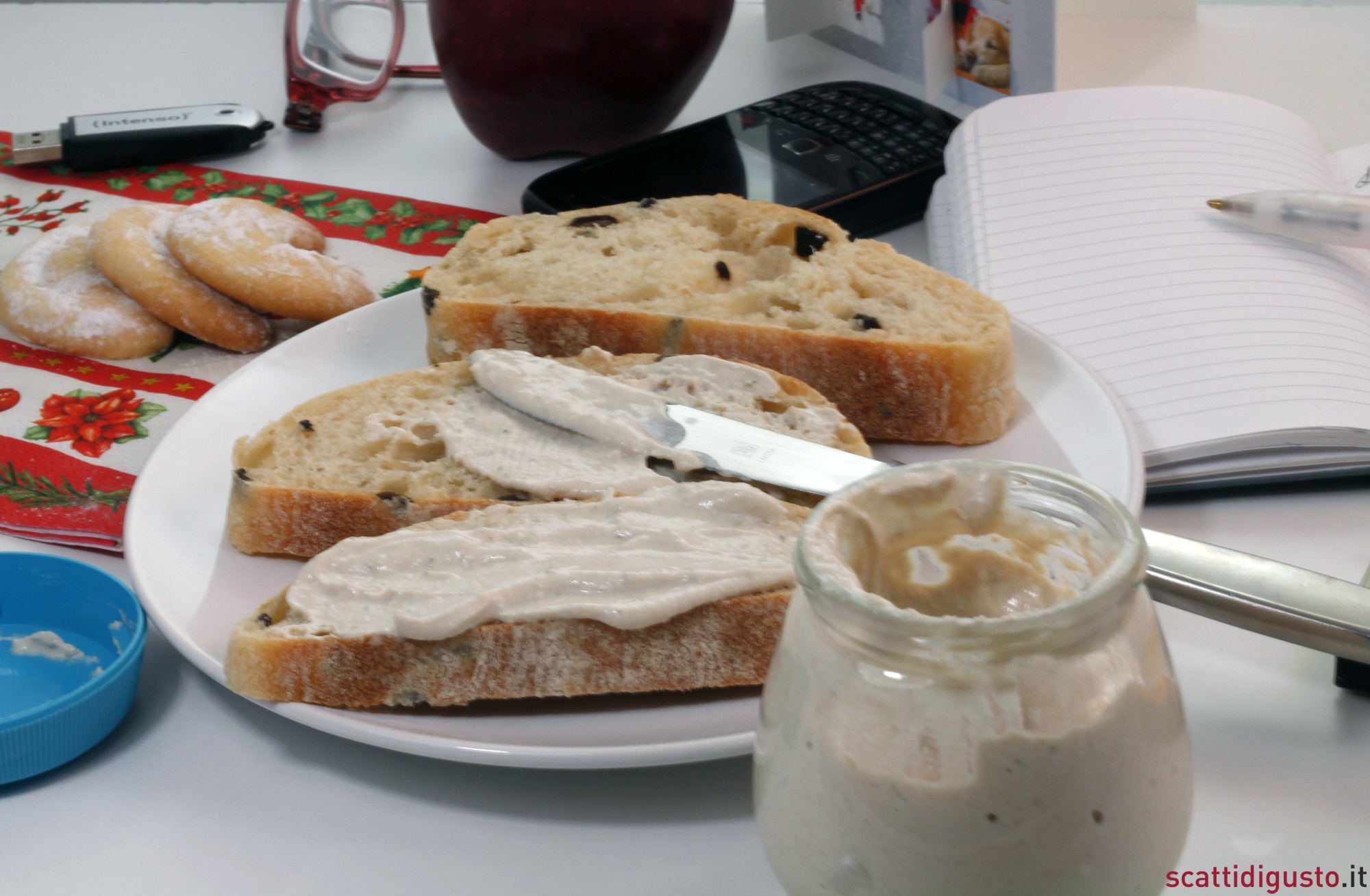 Desk food. La mousse di tonno da spalmare sul pane come gli Aufstrich