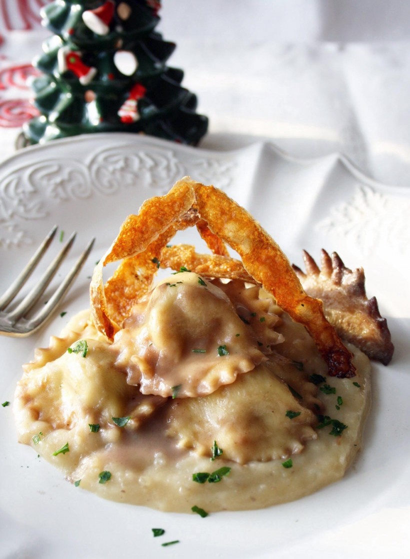 ravioli-di-gallina-padovana-impiattamento