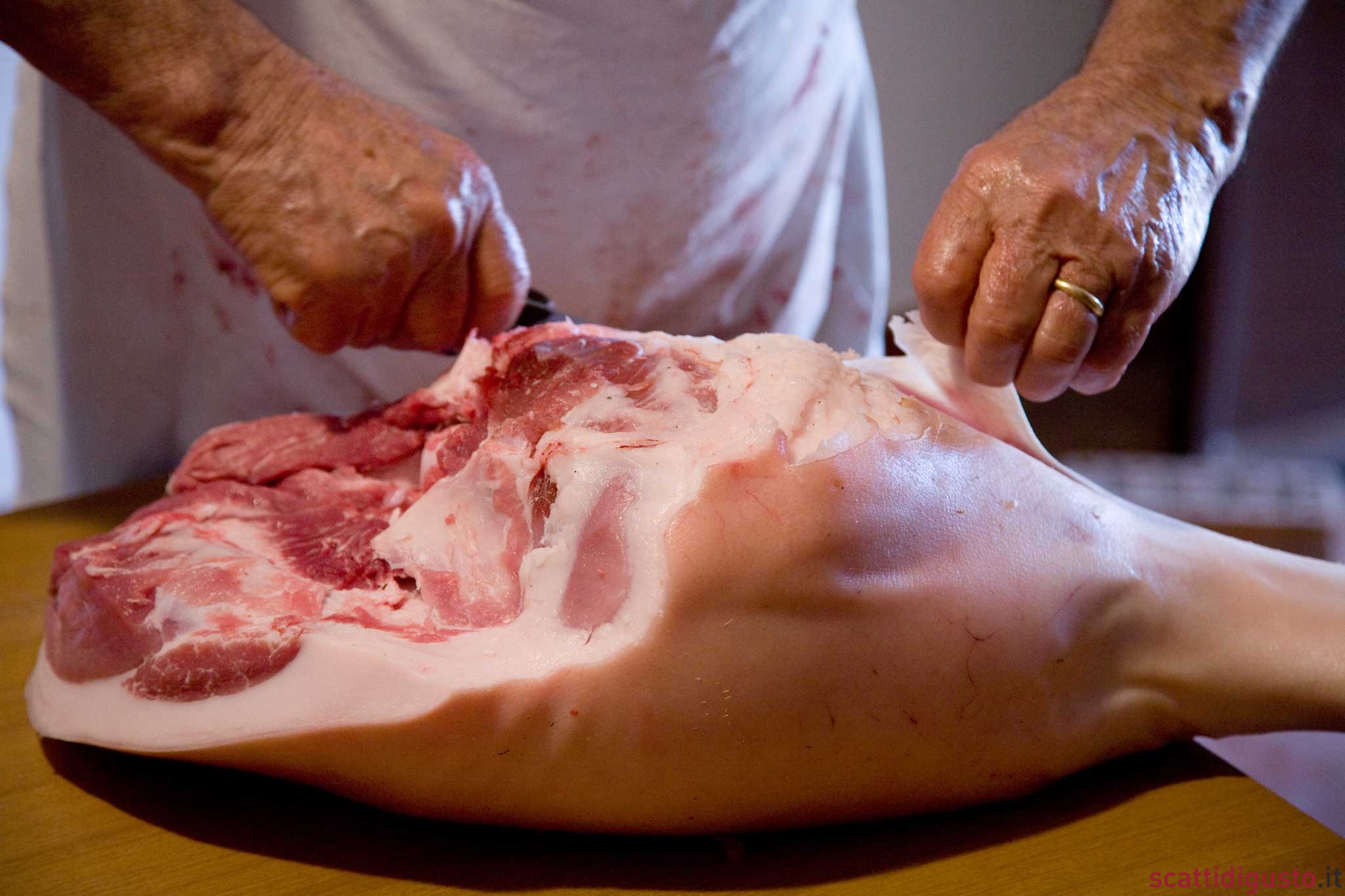 lavoro amatoriale con prosciutto fatto in casa