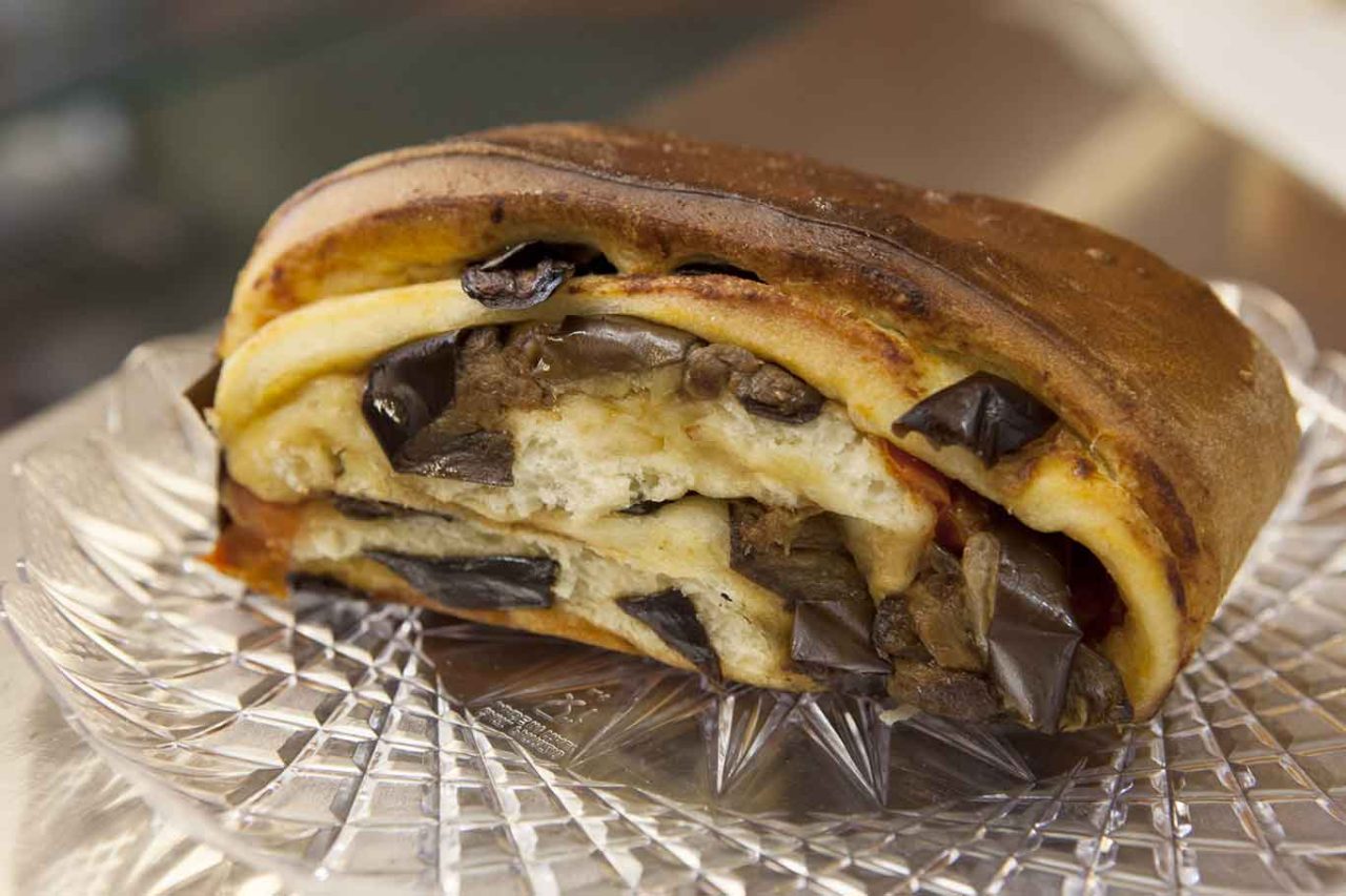 la ricetta del panino napoletano: con le melanzane a funghetto