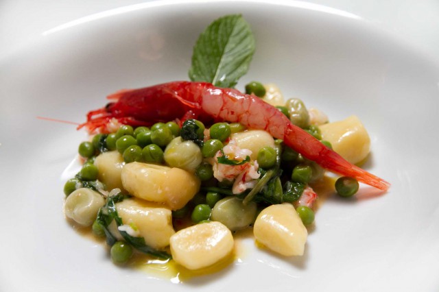 gnocchi alla vignarola con gamberi