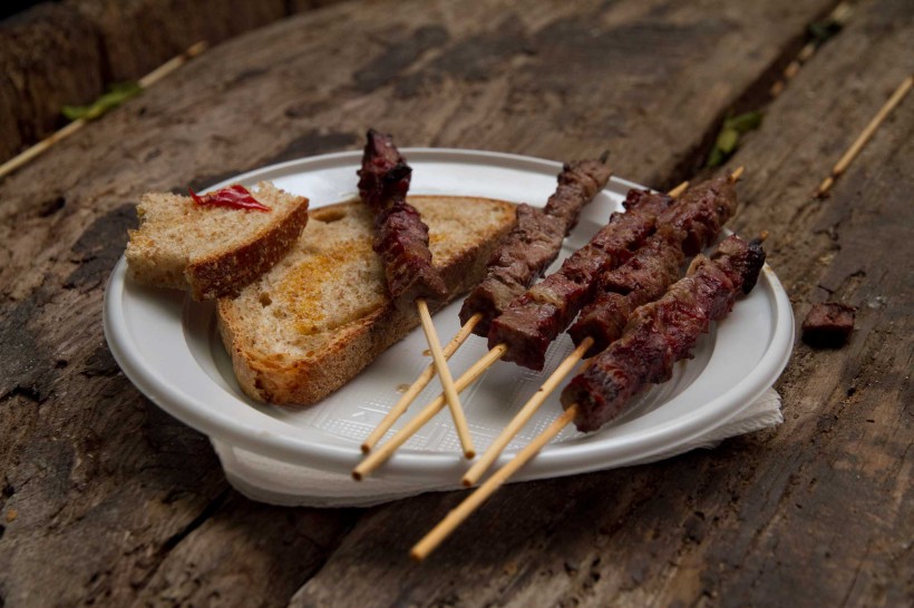 Rewine-Pellare-2013-arrosticini-pecora
