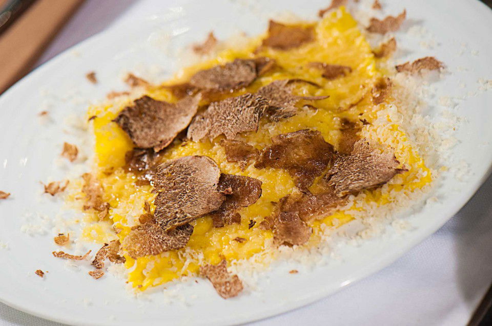 Ricetta. Ravioli con ricotta, funghi porcini e tartufo bianco