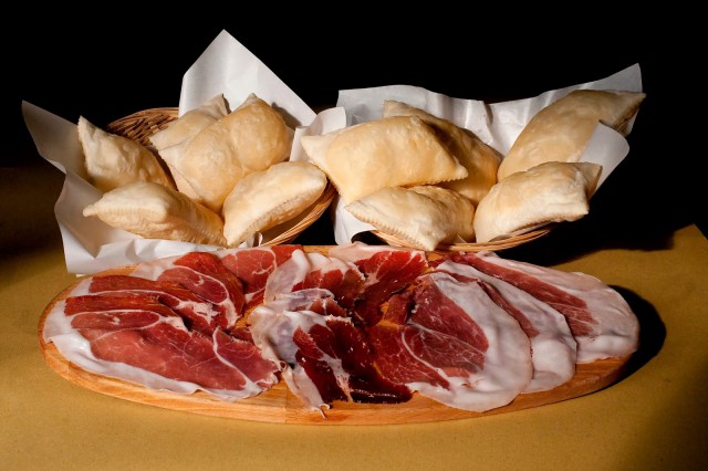 gnocco fritto prosciutto modena 30 mesi cinta senese 36  maiale nero di parma 30