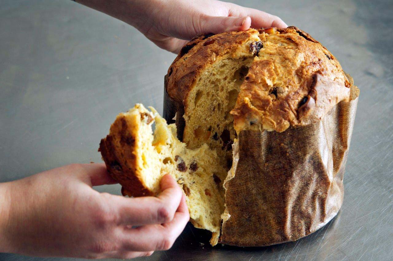 Хлеб на закваске левито мадре рецепт. Panettone. Панеттоне рецепт. Панеттоне настоящий рецепт. Как сделать спицы для Панеттоне самим дома.